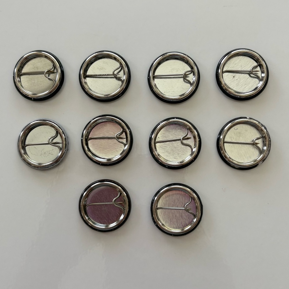 Lot of 10 Brandy Melville Pins - Picture 2 of 2